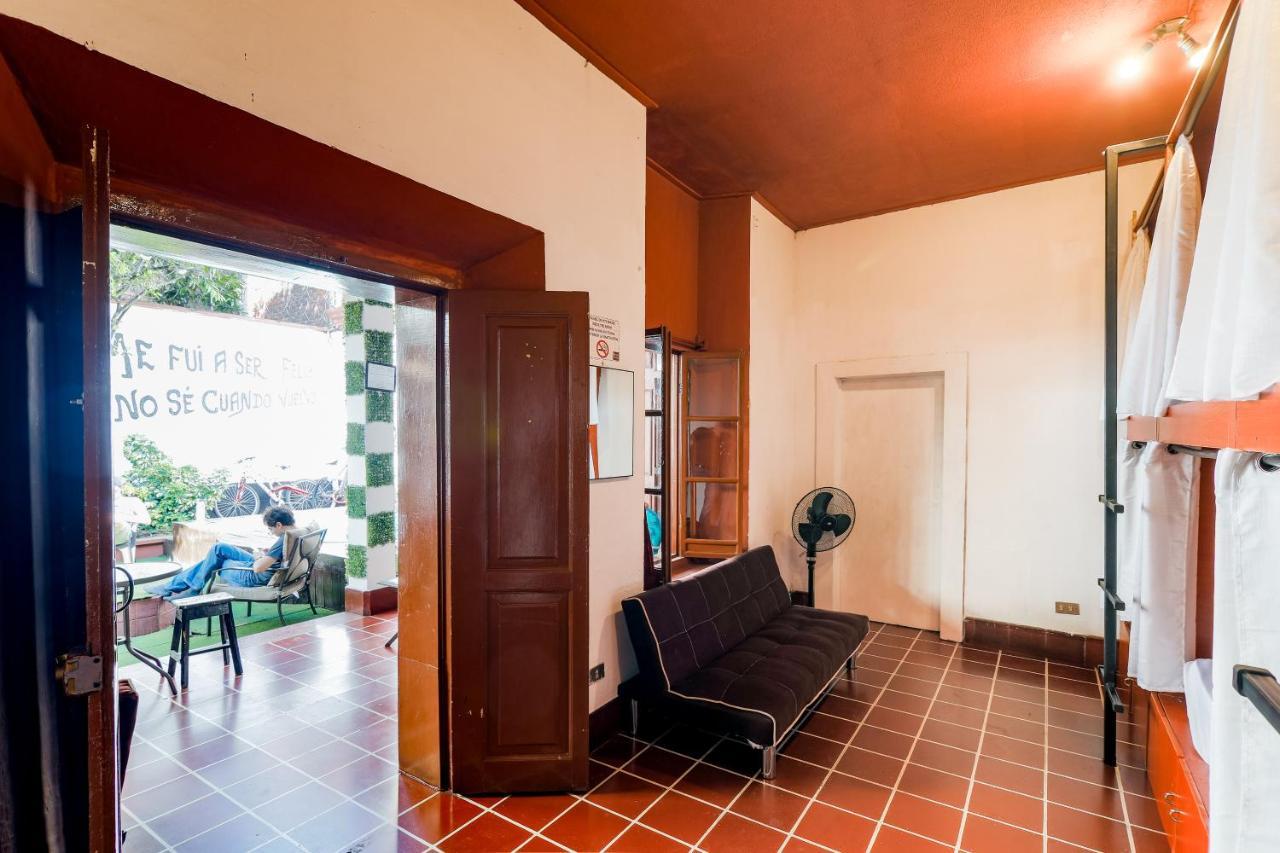 Capsule Hostel Guatemala City Exterior photo