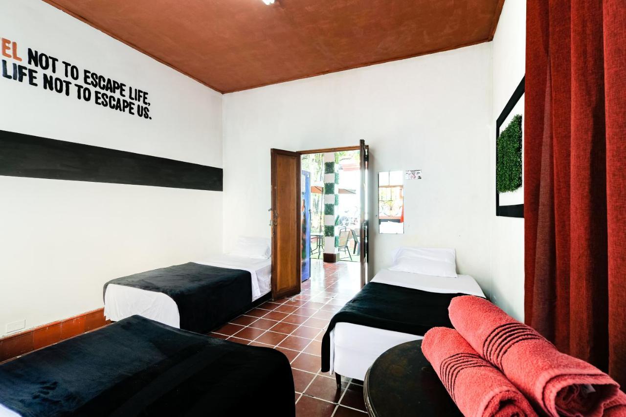 Capsule Hostel Guatemala City Exterior photo