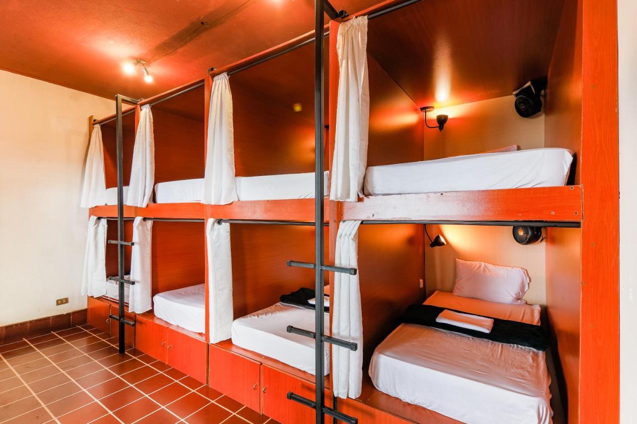 Capsule Hostel Guatemala City Exterior photo